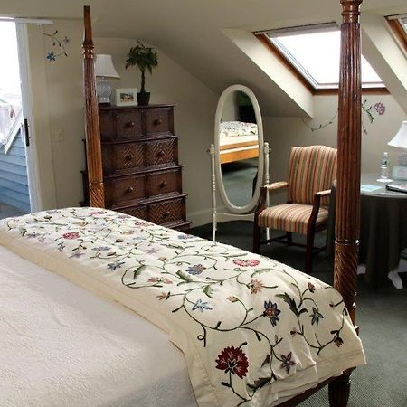 Admiral Fitzroy Inn Tour de Tour de Newport Extérieur photo