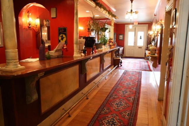 Admiral Fitzroy Inn Tour de Tour de Newport Extérieur photo