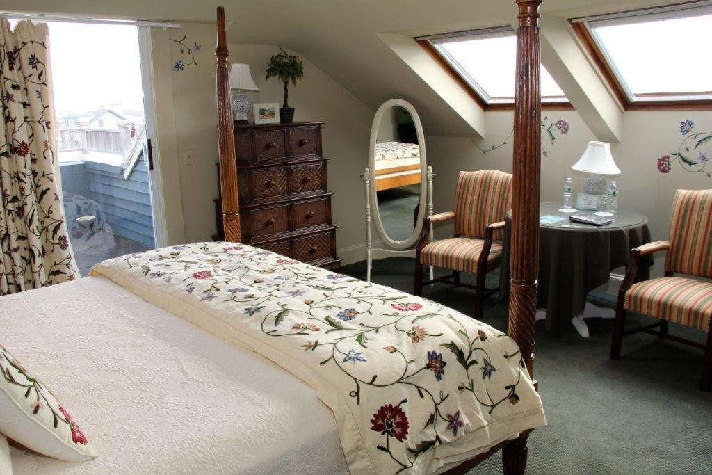 Admiral Fitzroy Inn Tour de Tour de Newport Extérieur photo